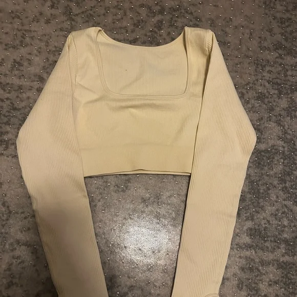 OQQ Cream Long Sleeve Crop Top - Picture 2 of 2